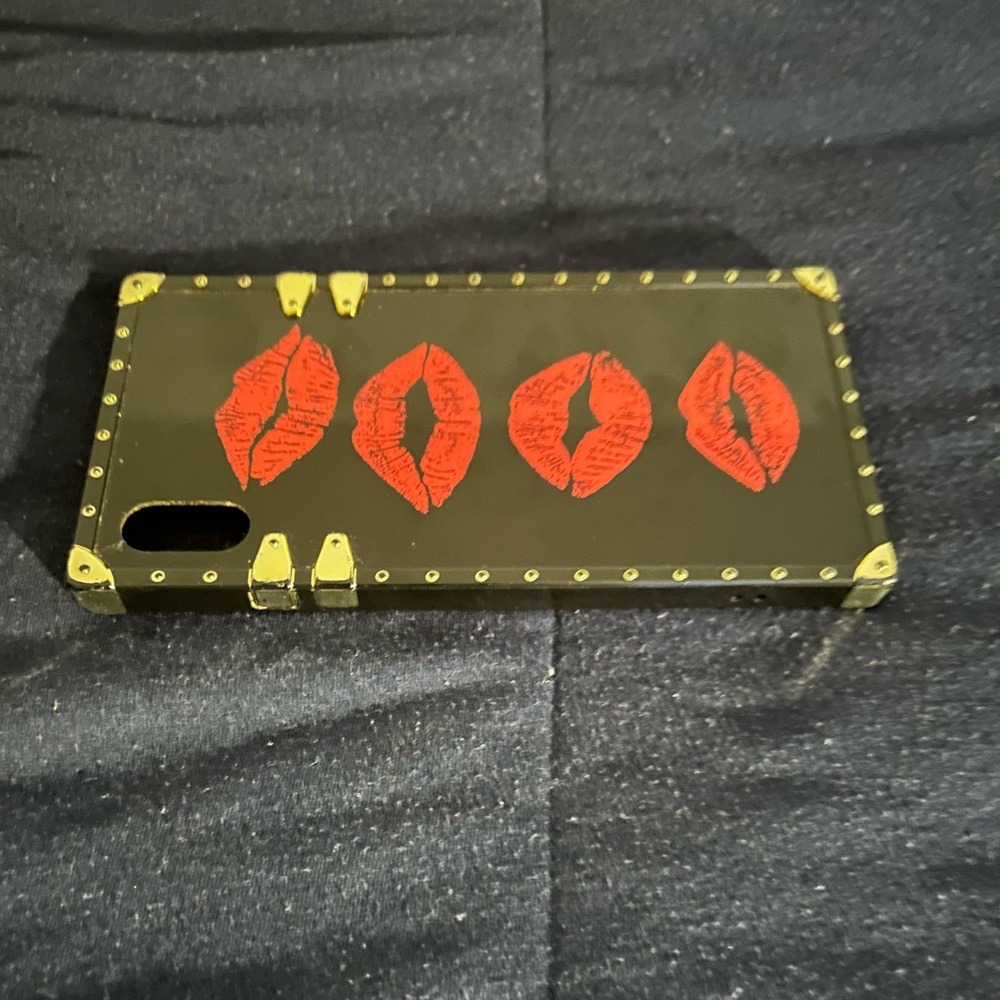 Black iPhone 7 Plus Case with Red Lips Design - Picture 3 of 6
